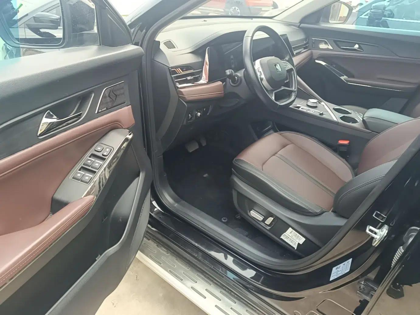 SOL X8 PLUS 2023 1.5 TGDI DCT Smart Home Edition 7-Seater — миниатюра 18
