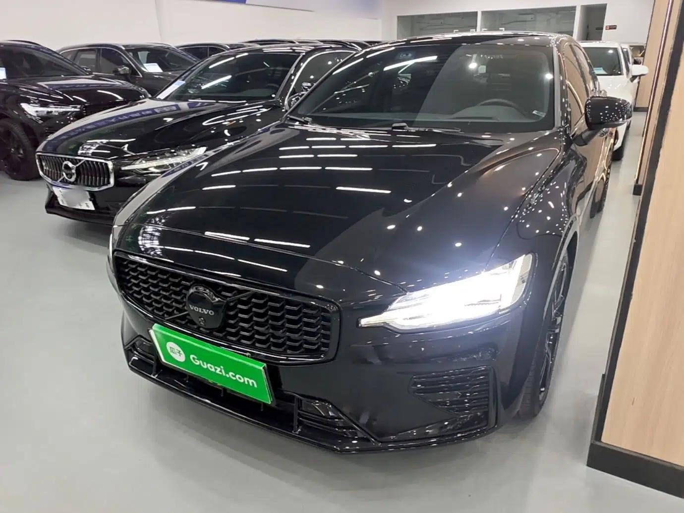 Volvo S60 New Energy 2024 T8 All-Wheel Drive Long-Range Luxury Midnight Black Edition — миниатюра 1