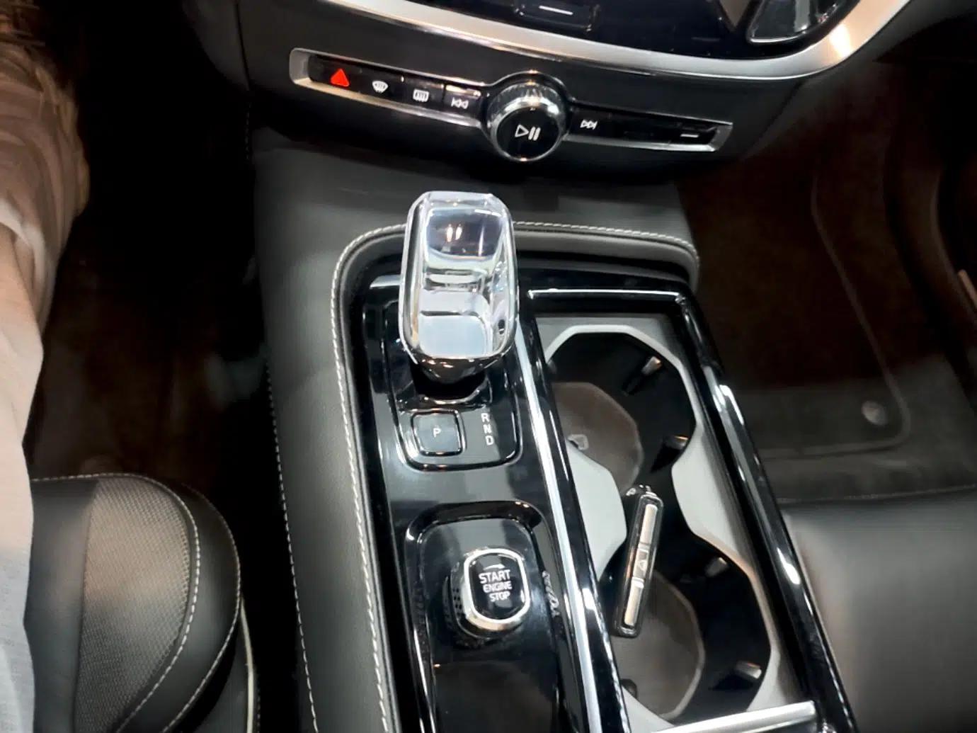 Volvo S60 New Energy 2024 T8 All-Wheel Drive Long-Range Luxury Midnight Black Edition — миниатюра 16