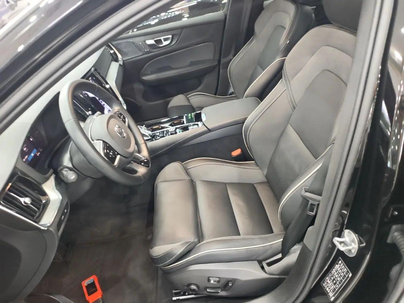 Volvo S60 New Energy 2024 T8 All-Wheel Drive Long-Range Luxury Midnight Black Edition — миниатюра 17