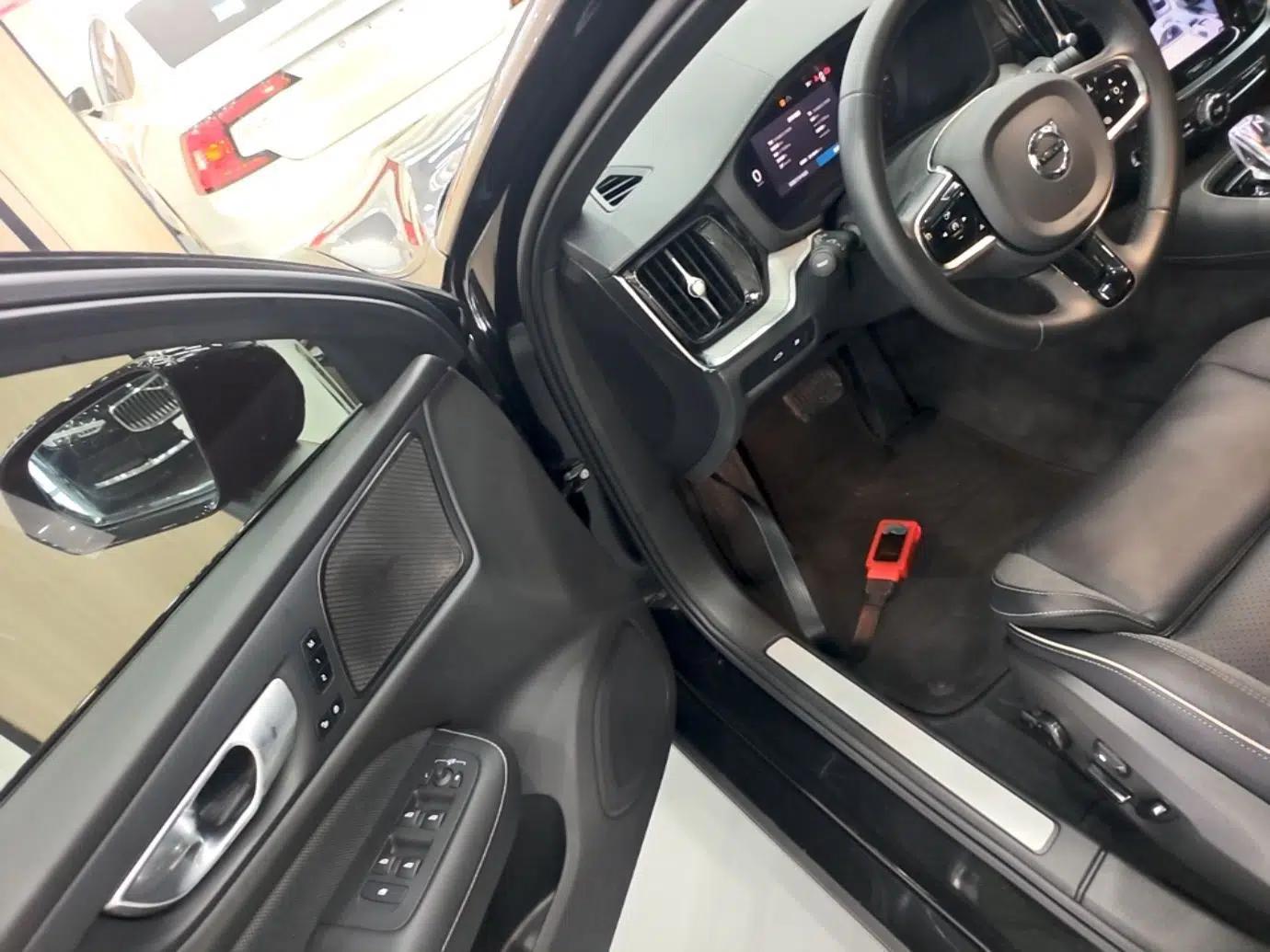 Volvo S60 New Energy 2024 T8 All-Wheel Drive Long-Range Luxury Midnight Black Edition — миниатюра 18