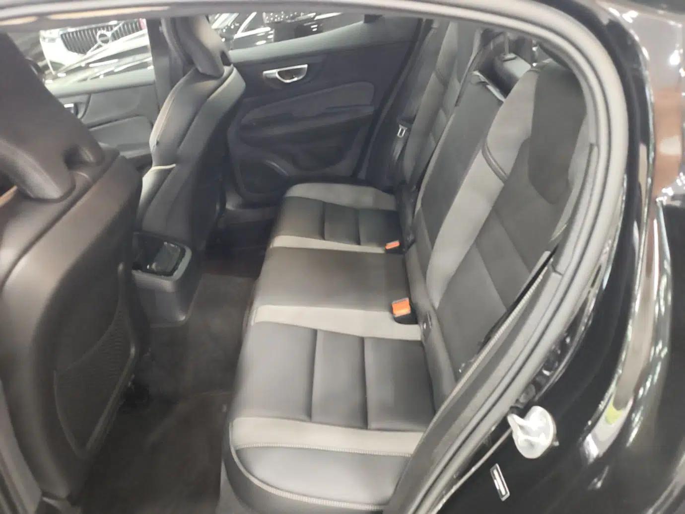 Volvo S60 New Energy 2024 T8 All-Wheel Drive Long-Range Luxury Midnight Black Edition — миниатюра 20