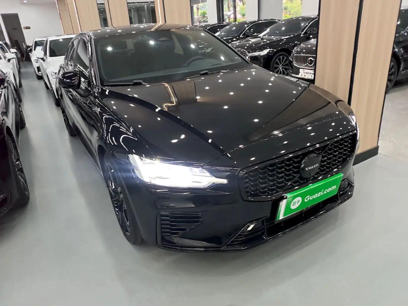 Volvo S60 New Energy 2024 T8 All-Wheel Drive Long-Range Luxury Midnight Black Edition — миниатюра 3