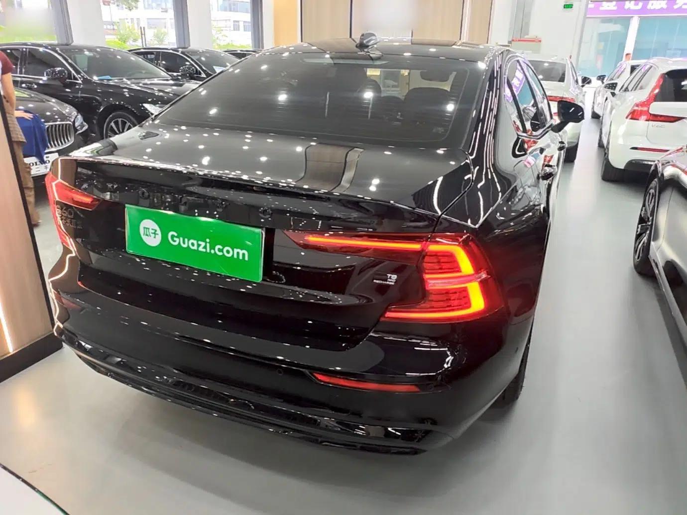 Volvo S60 New Energy 2024 T8 All-Wheel Drive Long-Range Luxury Midnight Black Edition — миниатюра 6