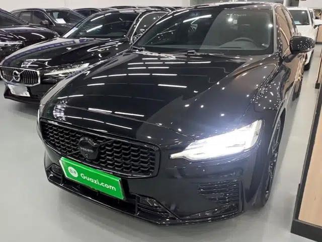 Volvo S60 New Energy 2024 T8 All-Wheel Drive Long-Range Luxury Midnight Black Edition