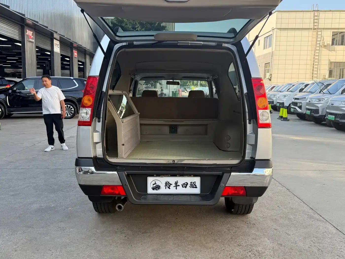 2013 Nissan ZN Van 2.4L 4WD Standard 5-Seater — миниатюра 12