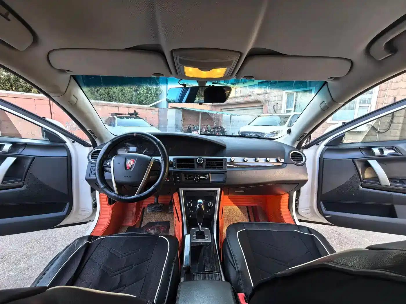 Roewe 550 2013 Classic Edition 550 1.8L Automatic Fashion Model — миниатюра 11