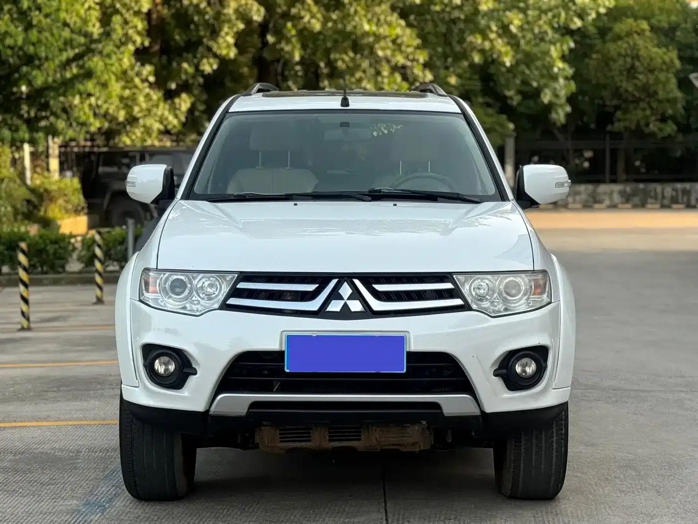 2013 Pajero Sport 3.0L Automatic 2WD Luxury Edition — миниатюра 2