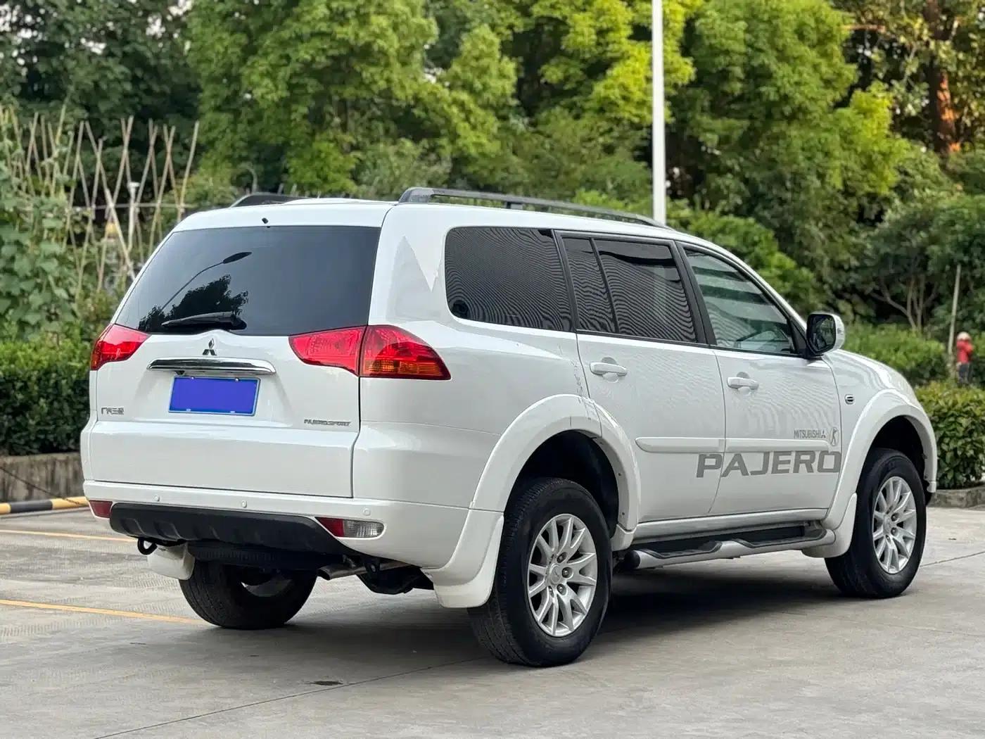 2013 Pajero Sport 3.0L Automatic 2WD Luxury Edition — миниатюра 14