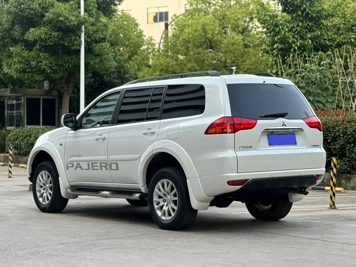2013 Pajero Sport 3.0L Automatic 2WD Luxury Edition — миниатюра 15