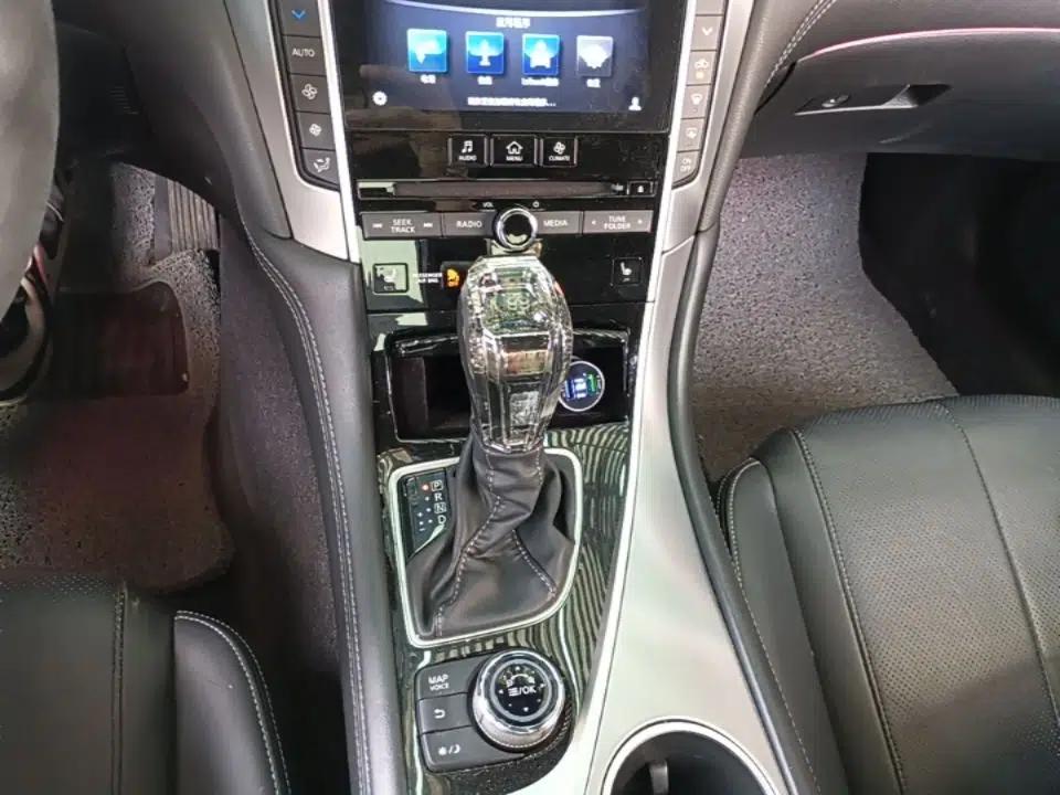 Infiniti Q60 2019 2.0T Luxury Edition — миниатюра 16