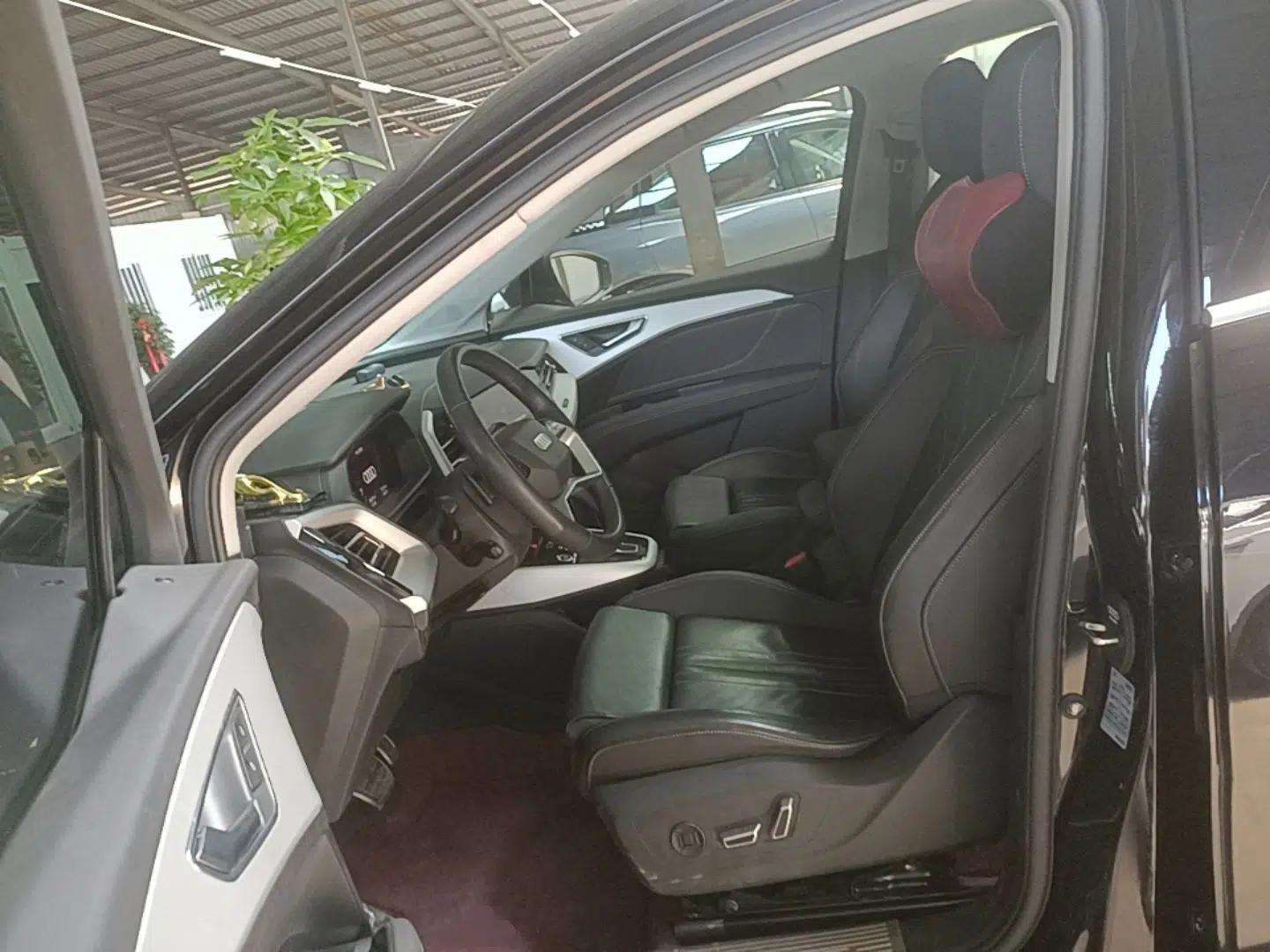 Audi Q5 e-tron 2023 40 e-tron Shining Edition Brocade Suit — миниатюра 17