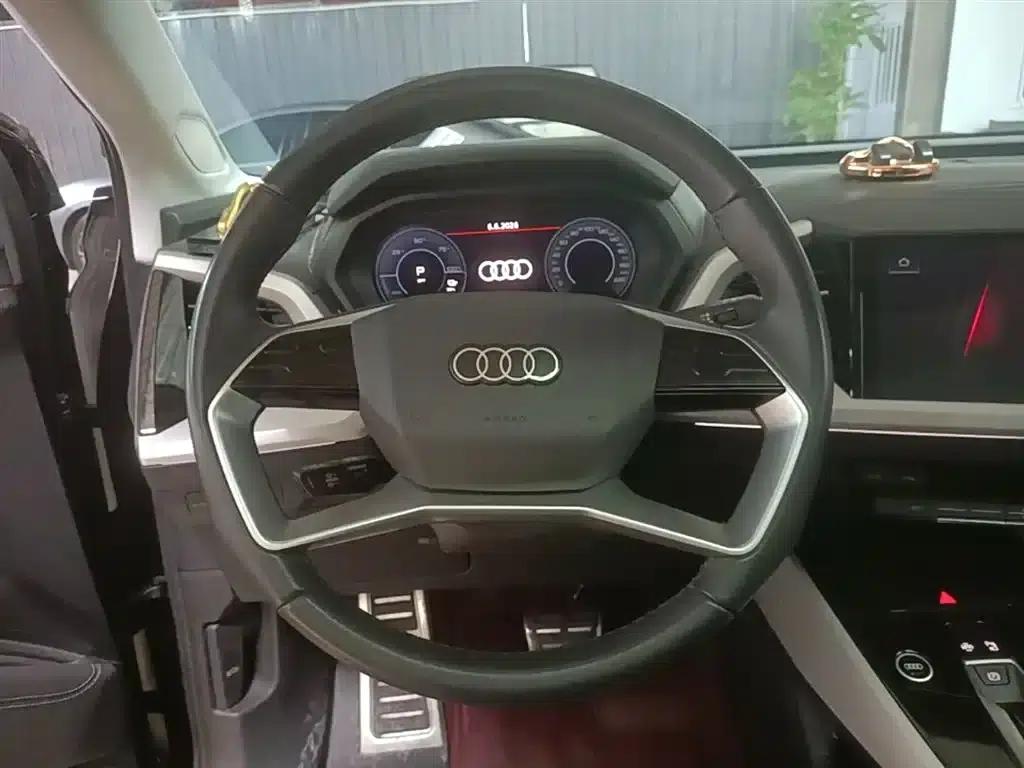 Audi Q5 e-tron 2023 Model 40 e-tron Shining Edition - Premium Outfit — миниатюра 11