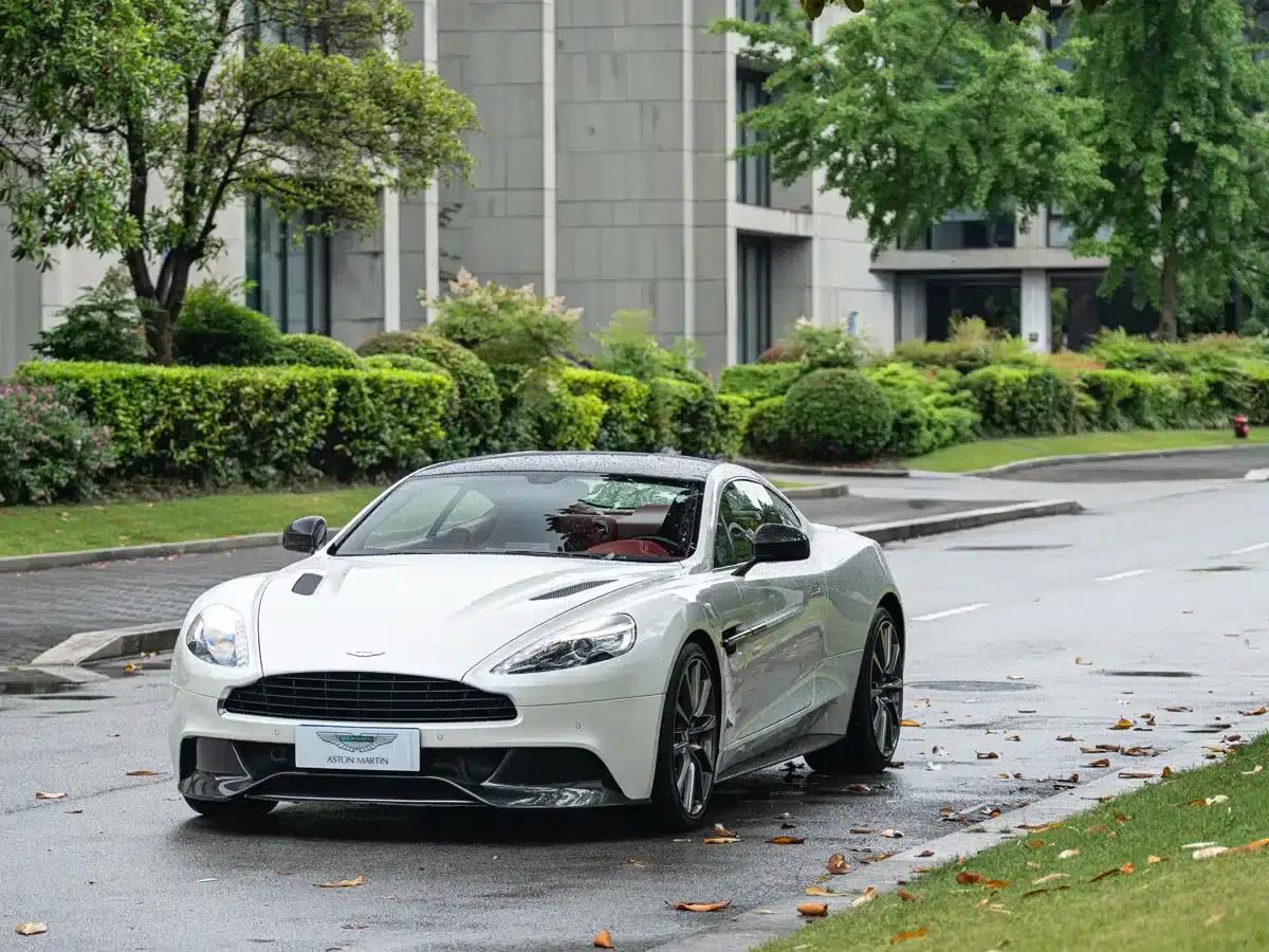 2013 Vanquish 6.0L Standard Model — миниатюра 2