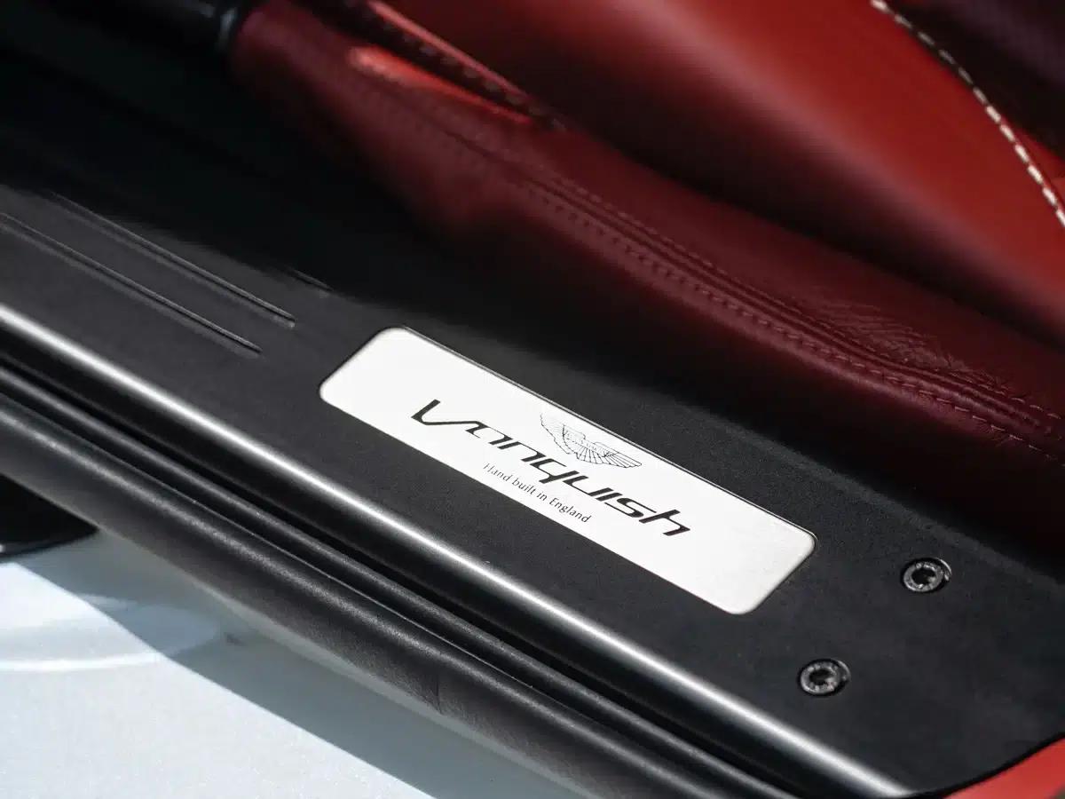 2013 Vanquish 6.0L Standard Model — миниатюра 18