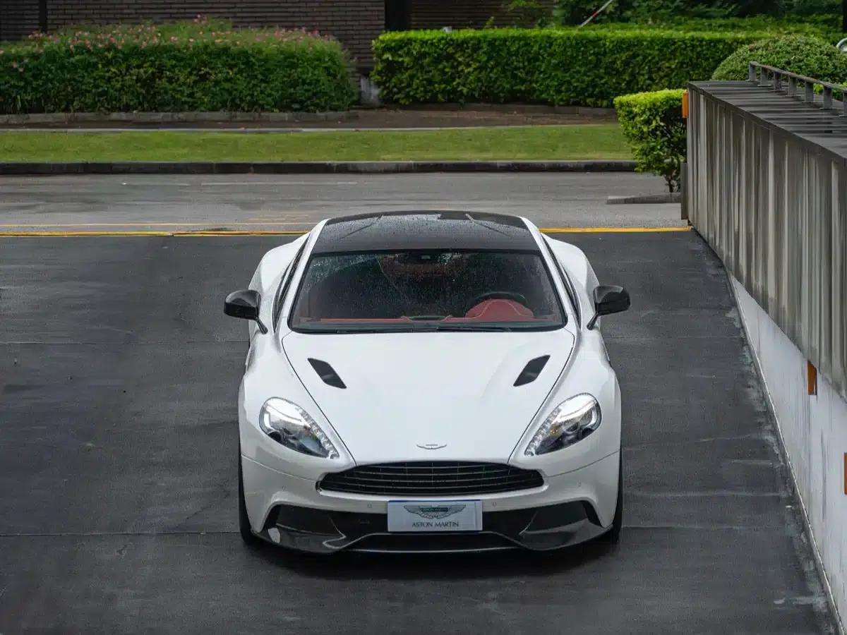 2013 Vanquish 6.0L Standard Model — миниатюра 3