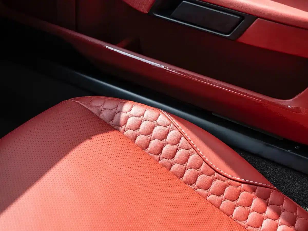 2013 Vanquish 6.0L Standard Model — миниатюра 25