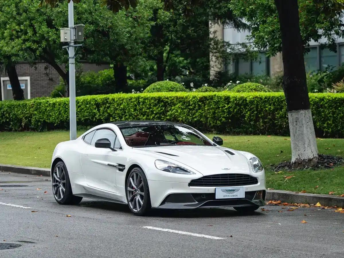 2013 Vanquish 6.0L Standard Model — миниатюра 4