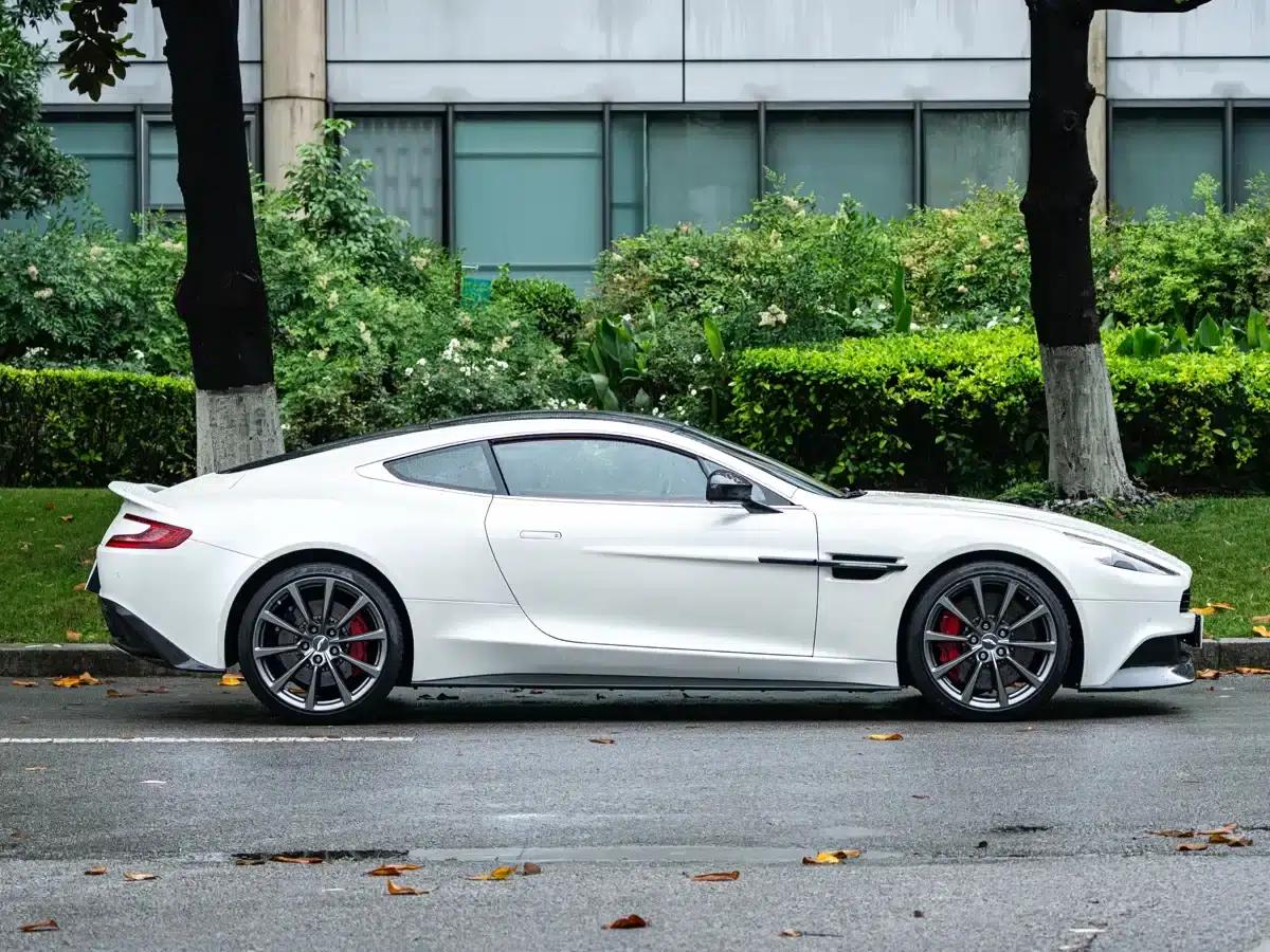 2013 Vanquish 6.0L Standard Model — миниатюра 6