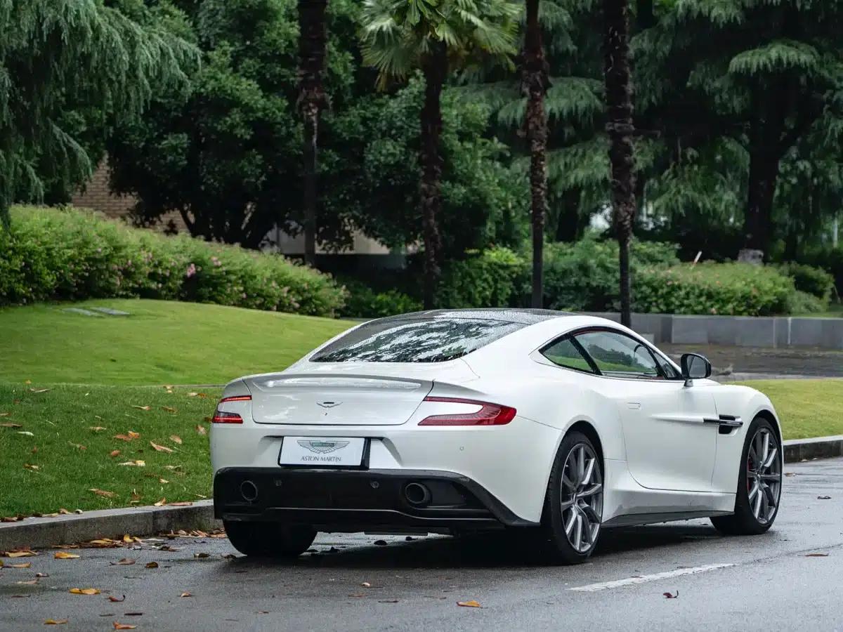 2013 Vanquish 6.0L Standard Model — миниатюра 8