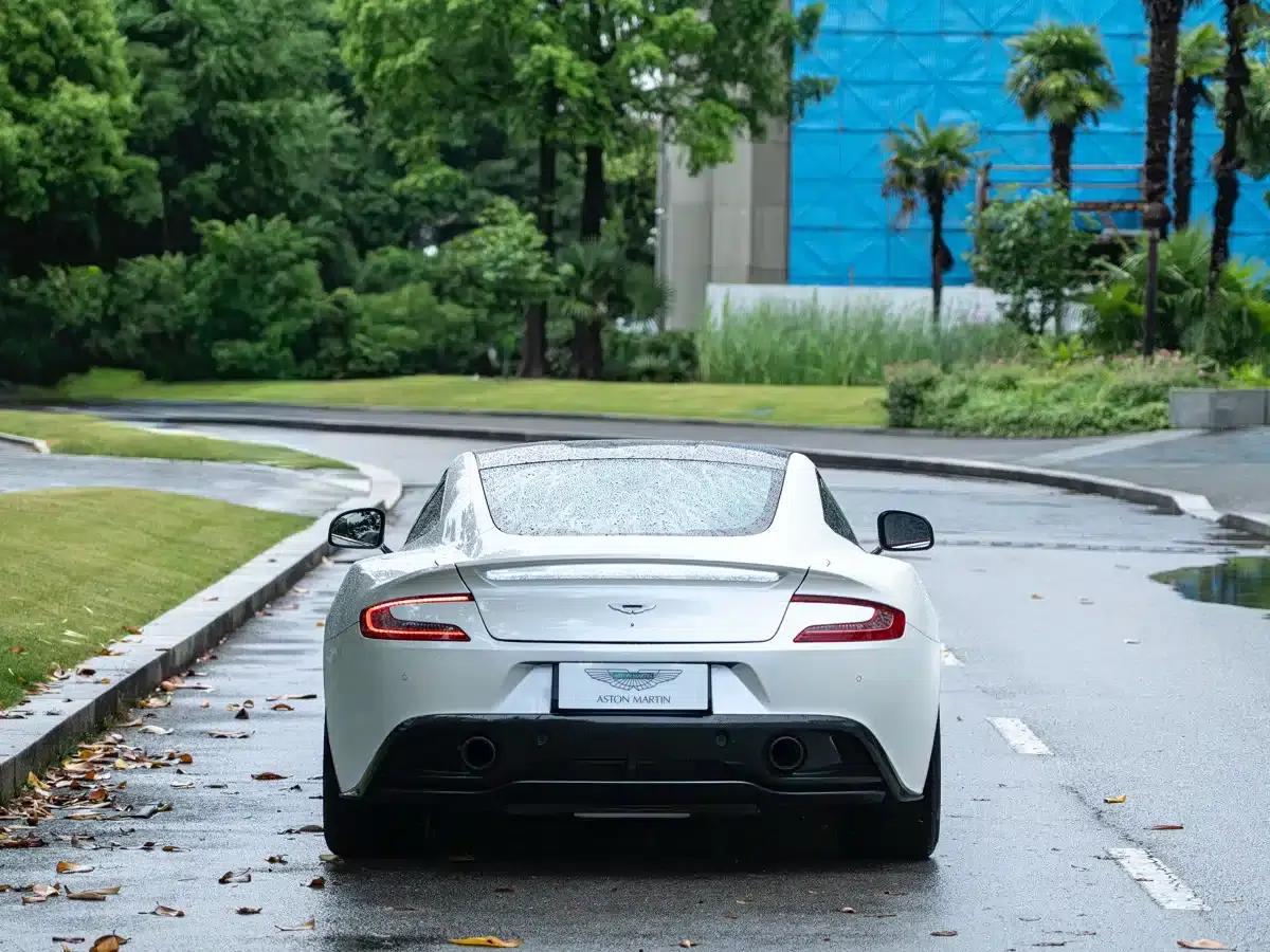 2013 Vanquish 6.0L Standard Model — миниатюра 9