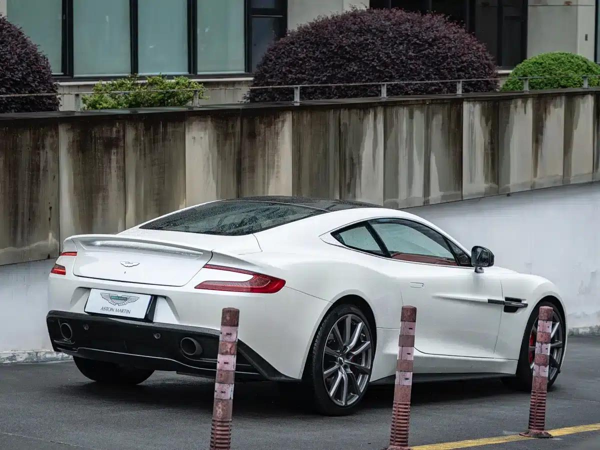 2013 Vanquish 6.0L Standard Model — миниатюра 10