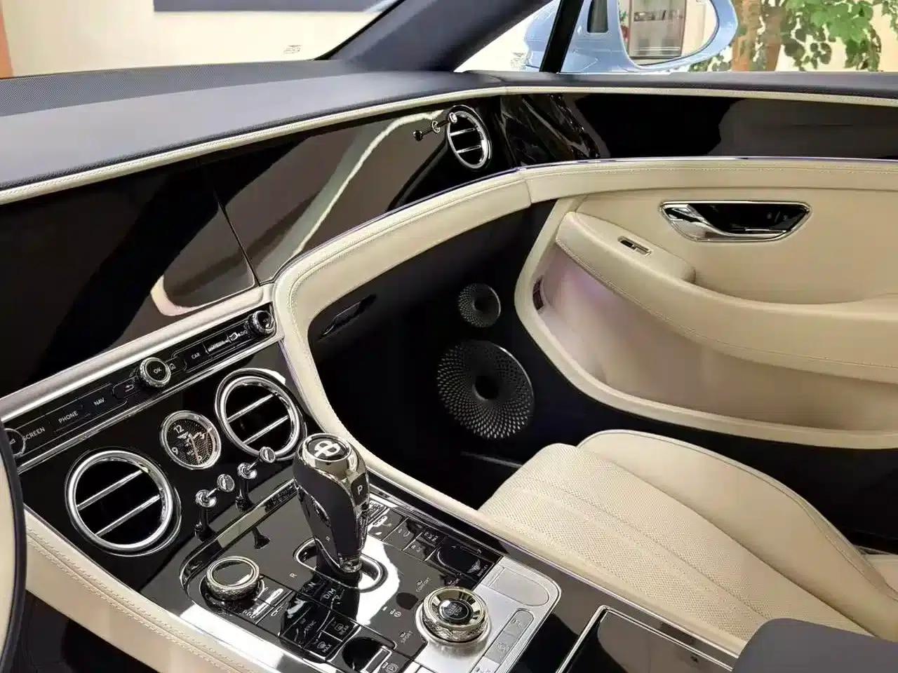 2026 Continental Plug-in Hybrid GT Base Model — миниатюра 5