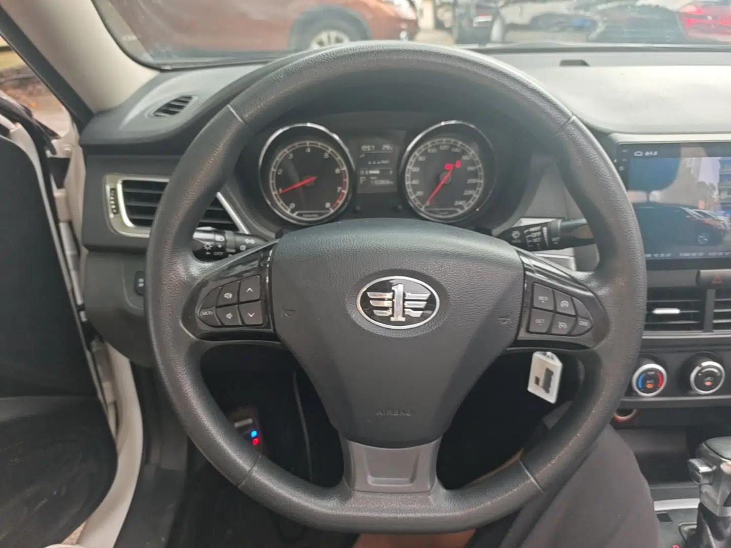 Bestune B30 2016 1.6L Automatic Luxury Model — миниатюра 13