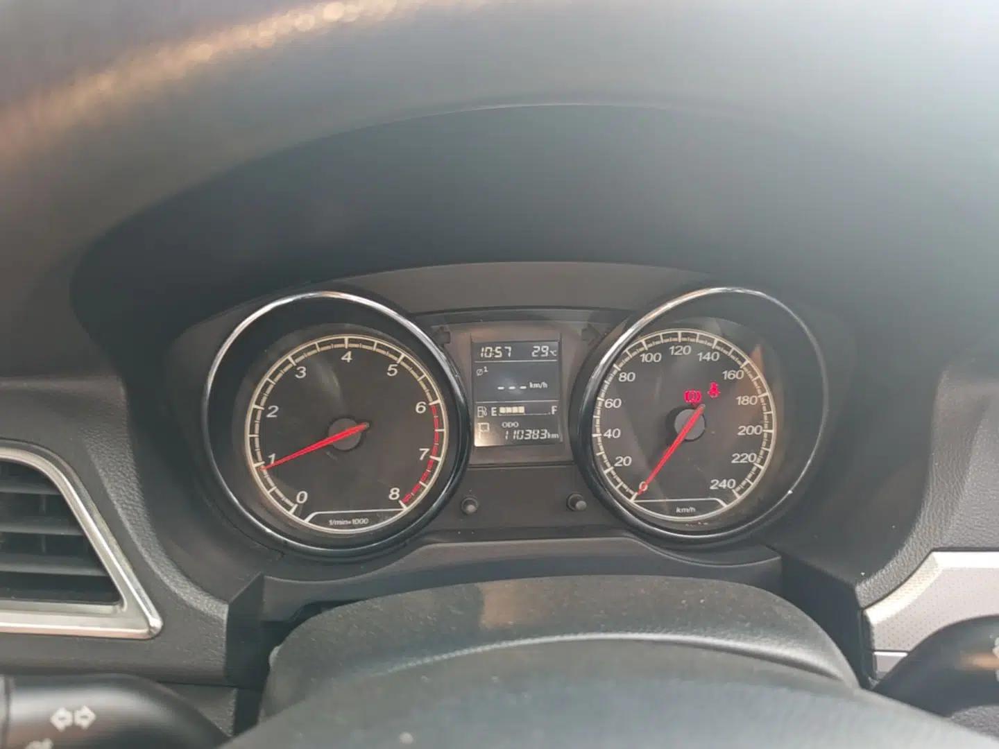 Bestune B30 2016 1.6L Automatic Luxury Model — миниатюра 14