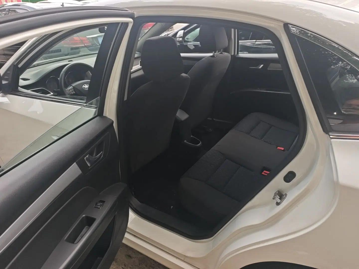 Bestune B30 2016 1.6L Automatic Luxury Model — миниатюра 20