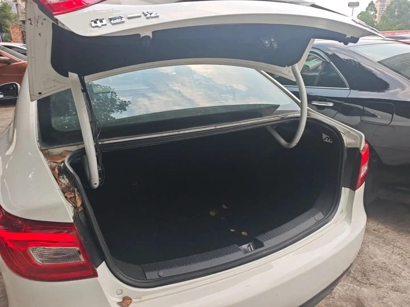 Bestune B30 2016 1.6L Automatic Luxury Model — миниатюра 22
