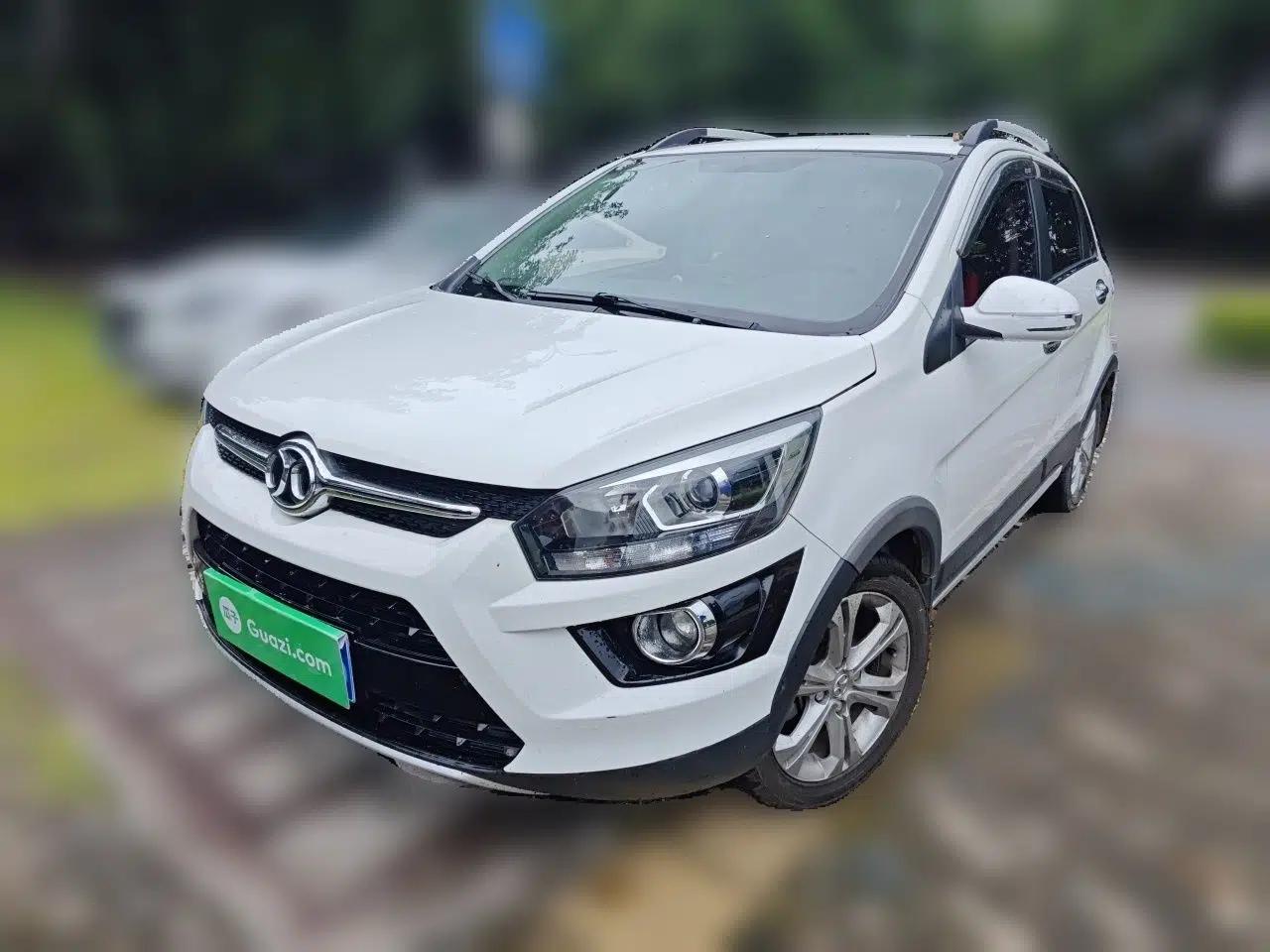 BAIC Senova X25 2015 1.5L manual Comfort trim level — миниатюра 1