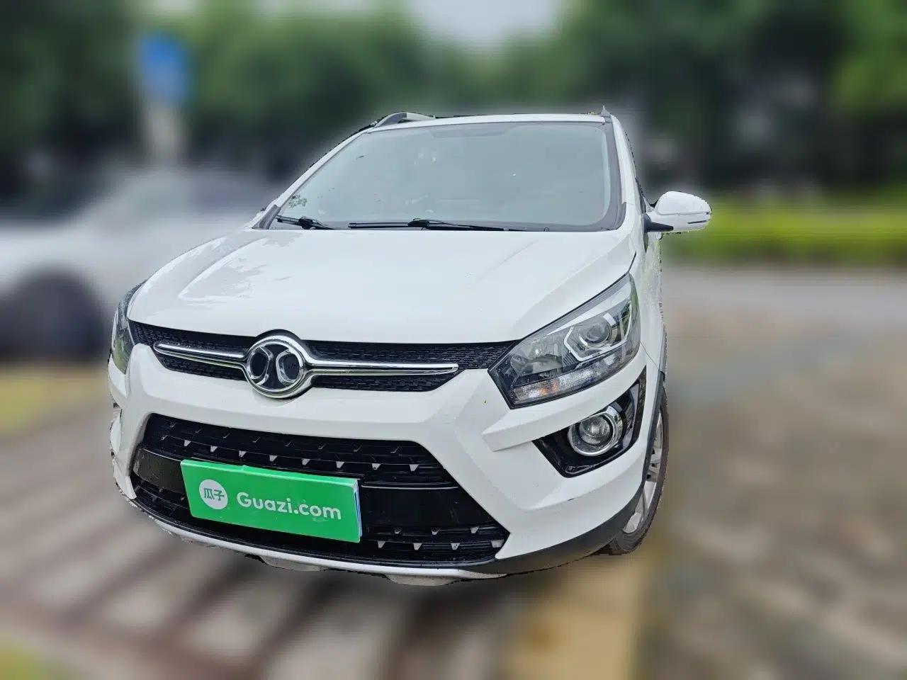 BAIC Senova X25 2015 1.5L manual Comfort trim level — миниатюра 2