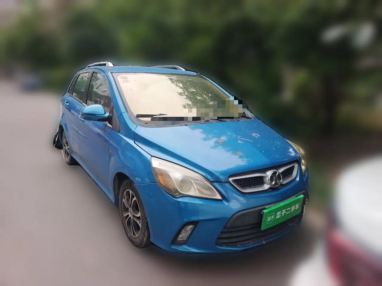 BAIC Senova D20 2015 Hatchback 1.3L Manual Leisure Edition — миниатюра 3