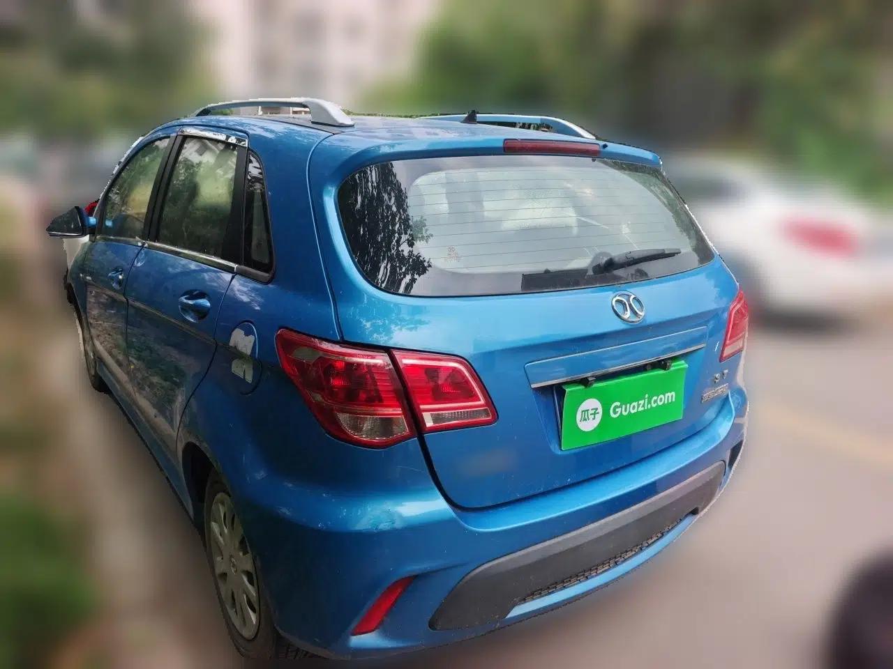 BAIC Senova D20 2015 Hatchback 1.3L Manual Leisure Edition — миниатюра 4