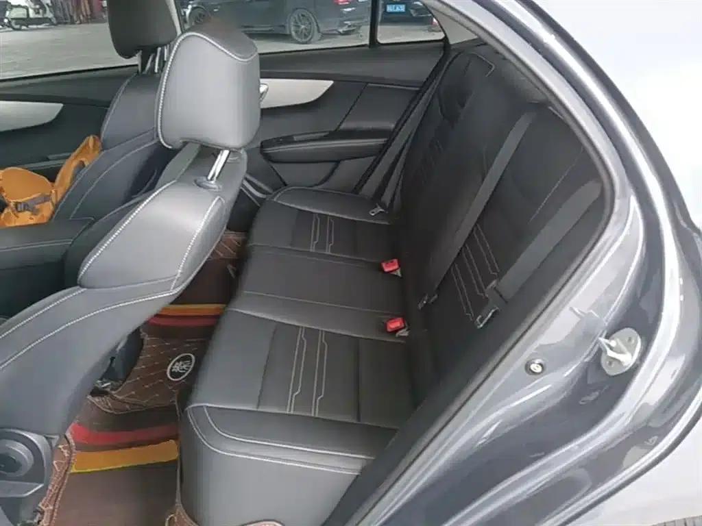 Qin 2019 1.5L Automatic Deluxe Edition — миниатюра 17