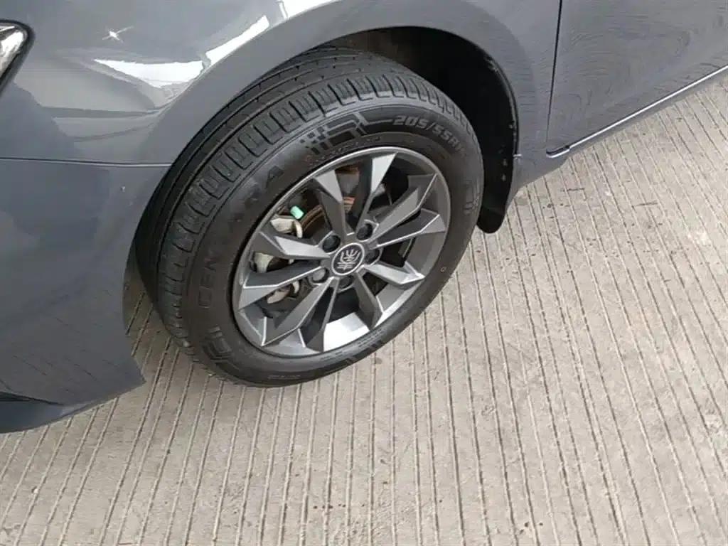Qin 2019 1.5L Automatic Deluxe Edition — миниатюра 23