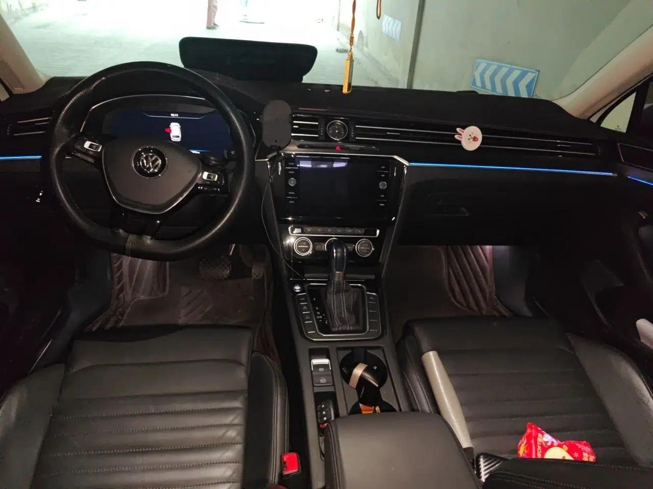 Volkswagen Variant New Energy 2019 GTE model — миниатюра 9