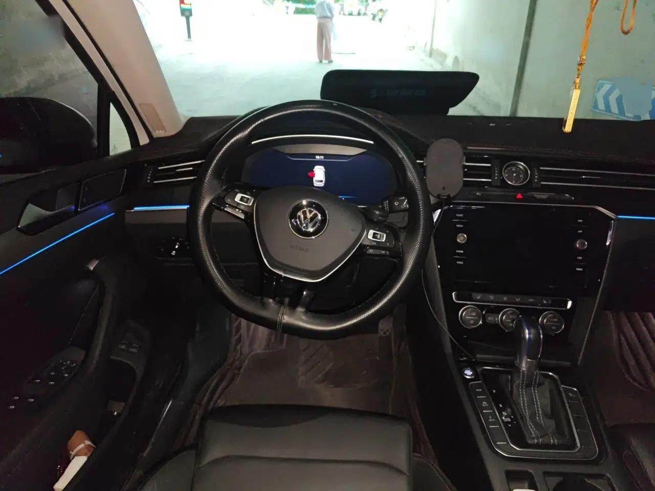 Volkswagen Variant New Energy 2019 GTE model — миниатюра 10