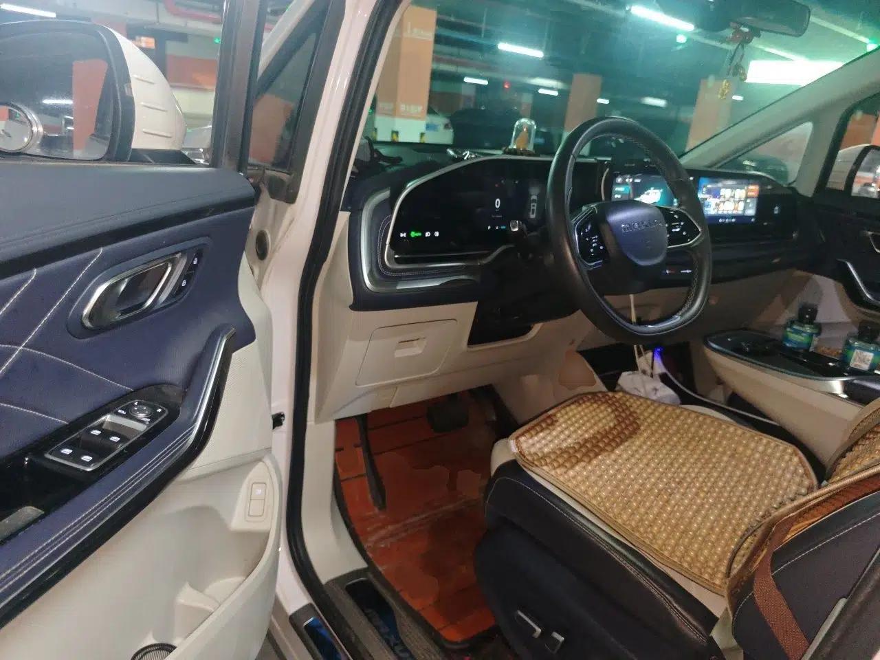 SAIC MAXUS G90 2022 2.0T Starry Seven-Seater — миниатюра 16