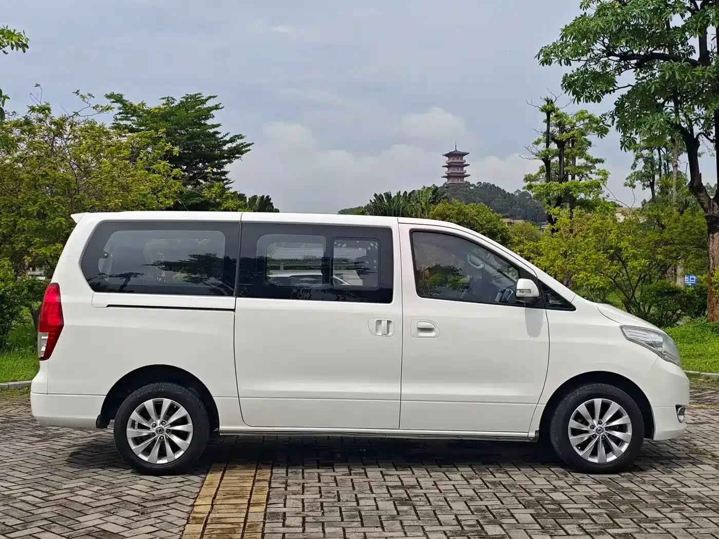 Fengxing CM7 2018 2.0T Automatic Premium Edition — миниатюра 5