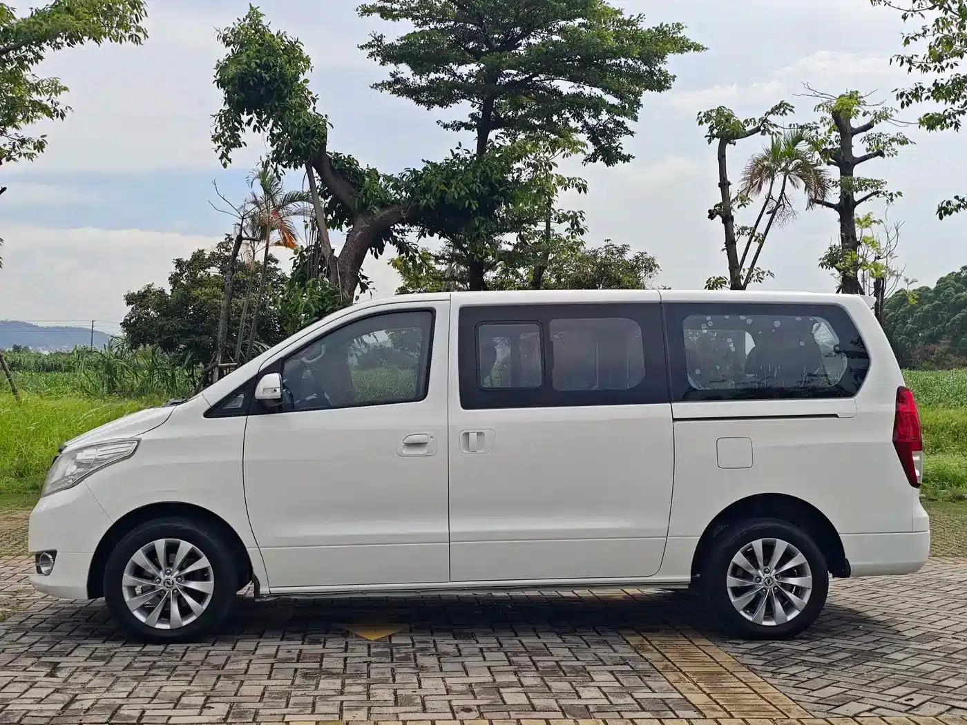 Fengxing CM7 2018 2.0T Automatic Premium Edition — миниатюра 6