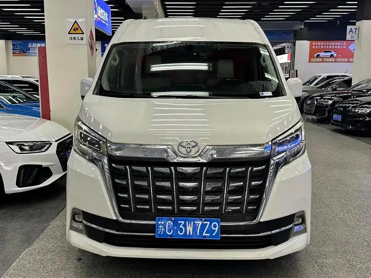 2022 HIACE 3.5L Automatic — миниатюра 1