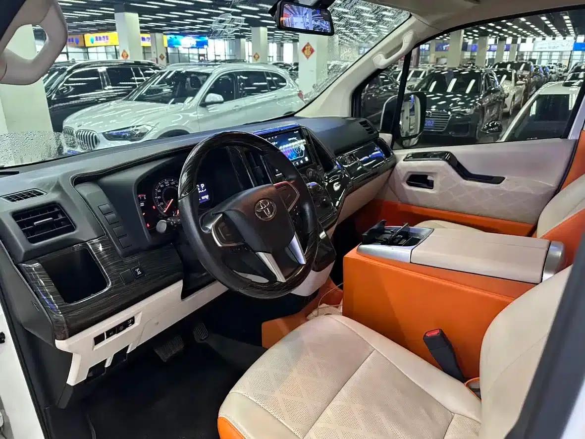 2022 HIACE 3.5L Automatic — миниатюра 3