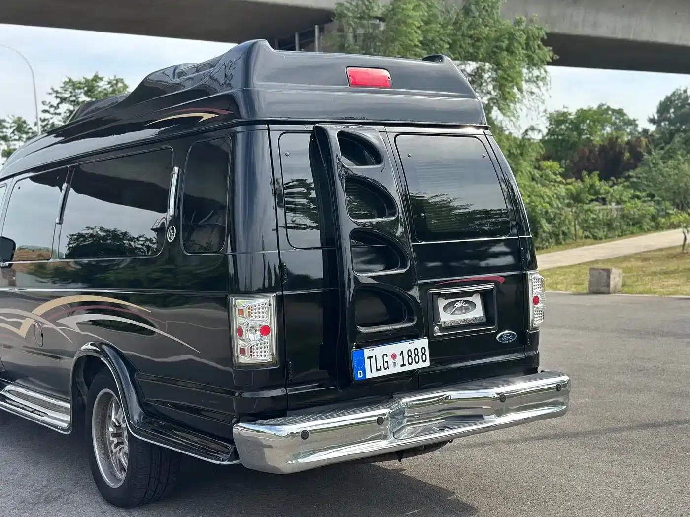 2011 Ford E350 5.4L Standard Yacht Edition — миниатюра 17