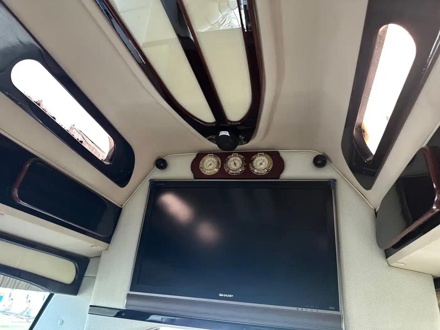 2011 Ford E350 5.4L Standard Yacht Edition — миниатюра 20