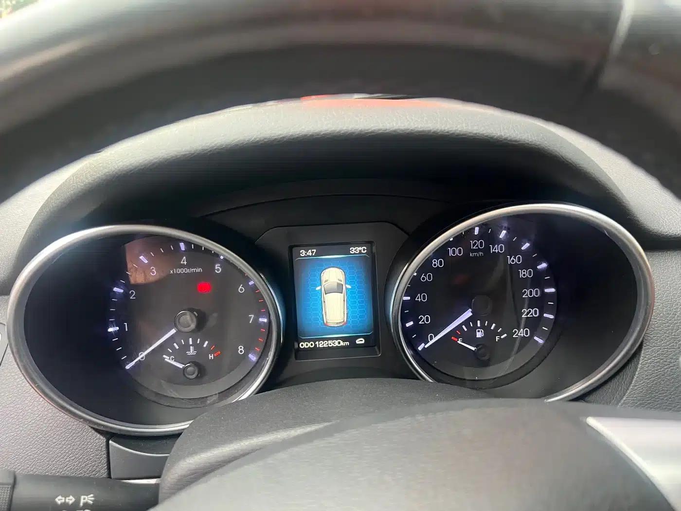 Haval H8 2015 2.0T 2WD Elite — миниатюра 10