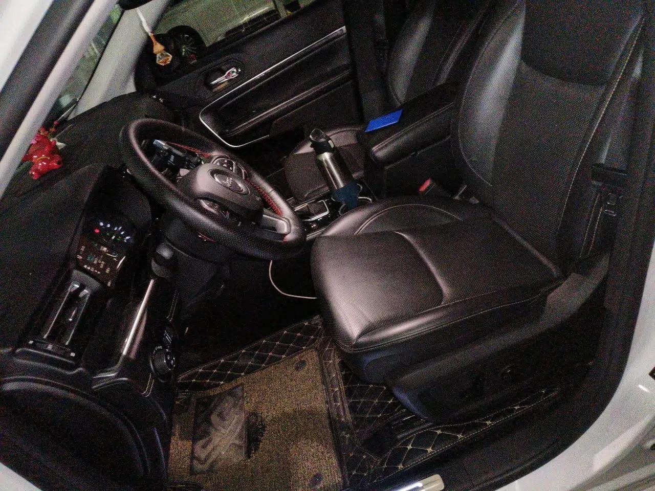 Jeep Grand Commander PHEV 2020 2.0T Plug-in Hybrid Elite Edition — миниатюра 15