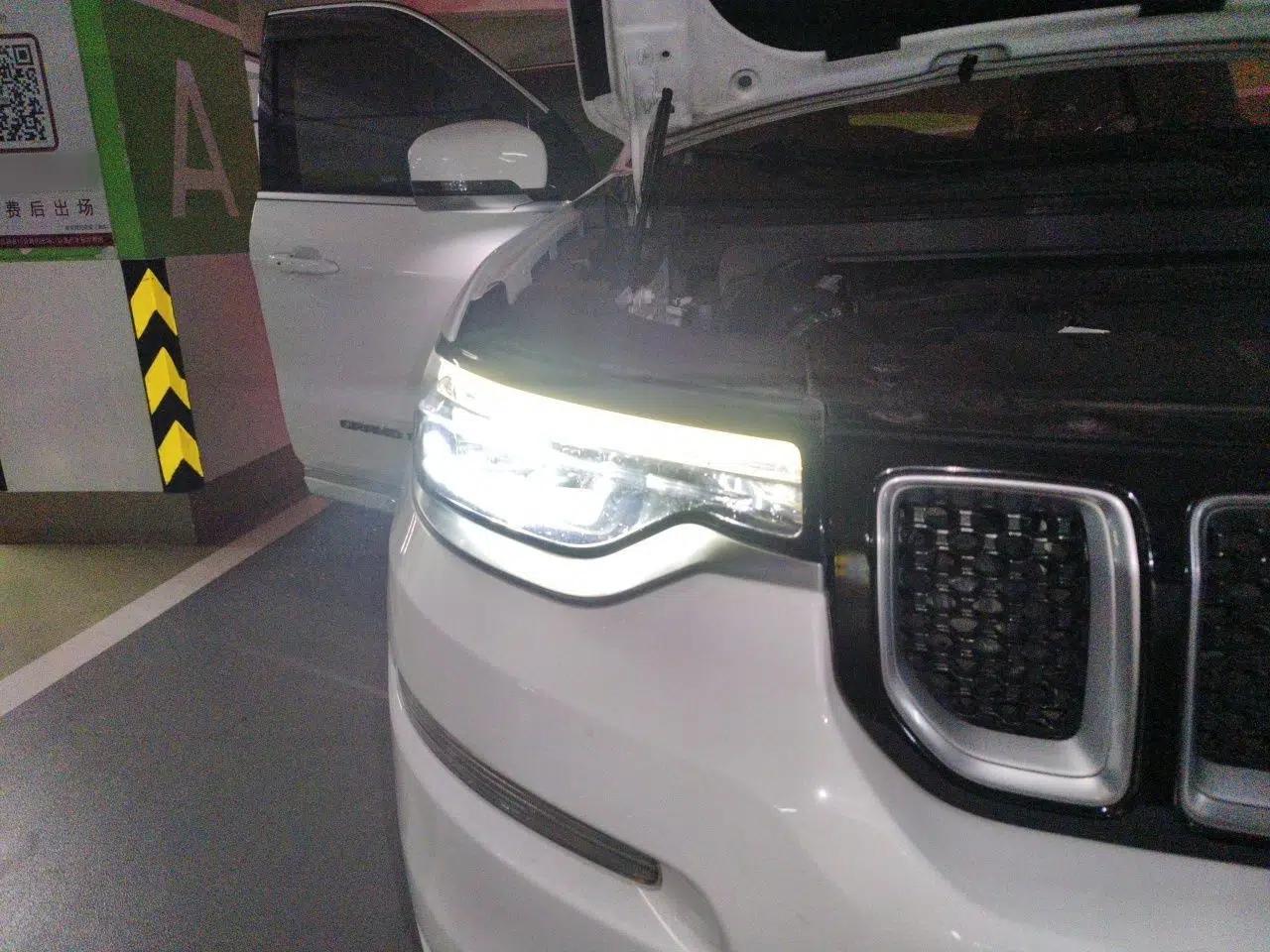 Jeep Grand Commander PHEV 2020 2.0T Plug-in Hybrid Elite Edition — миниатюра 7