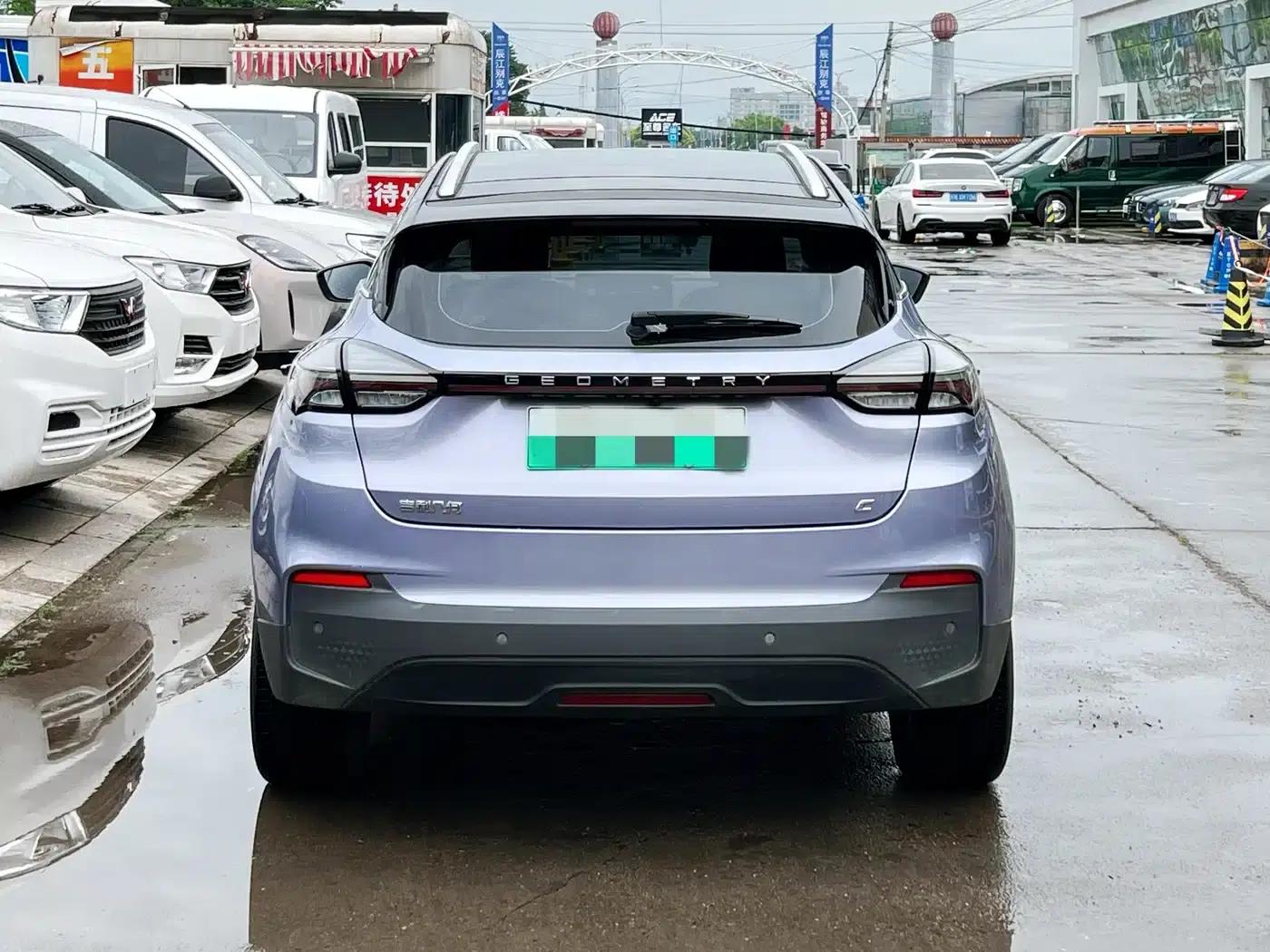 Geely Geometry C 2020 Selected Range Edition 550KM C++ — миниатюра 3